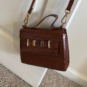 Elegant Brown Crocodile-Embossed Women's Bag Used